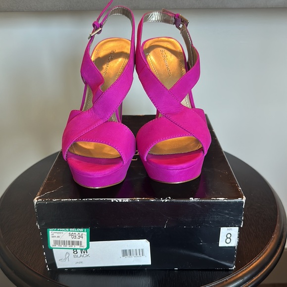 BCBG Paris Jaze Hot Pink/Magenta Heels - Picture 6 of 6